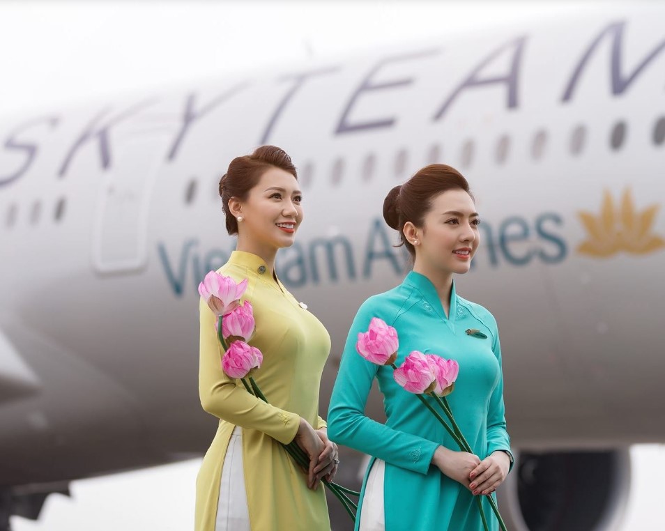 dong phuc Vietnam Airlines 4 - Cách gấp áo dài truyền thống