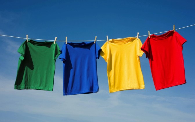 cách giặt và bảo quản áo thun